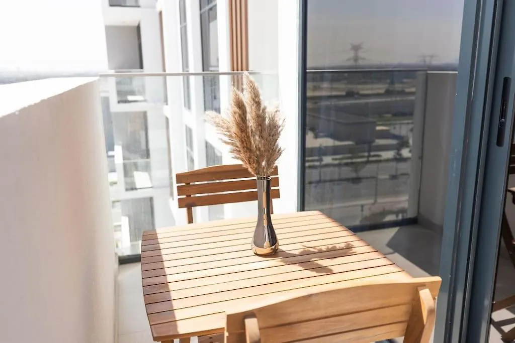 Incredible Studio In Azizi Riviera Dubai Lägenhet